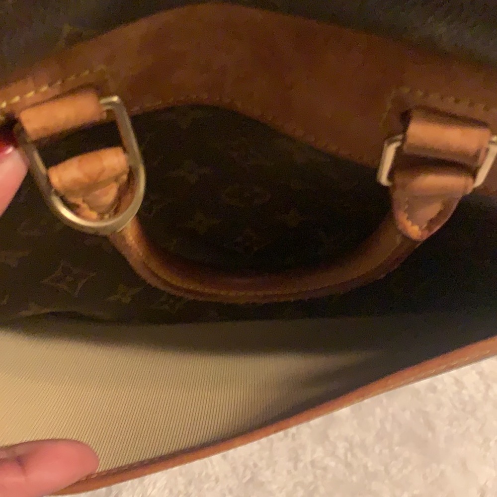 Louis Vuitton Deauville, Made in Paris, France. $595 Good condition. - Picture 9 of 10